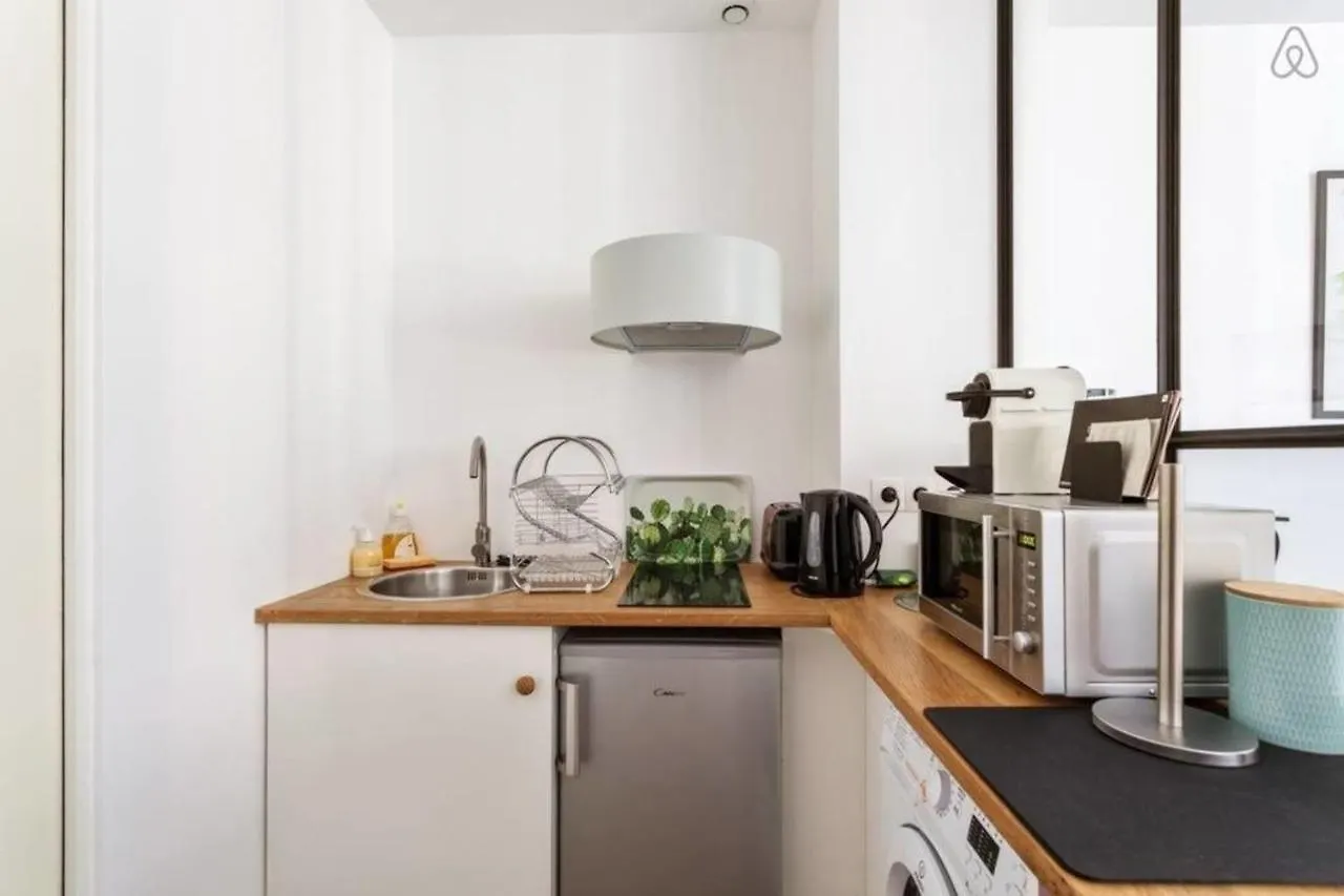 Modern Studio Perfectly Equipped And Renovated Paris Apartment